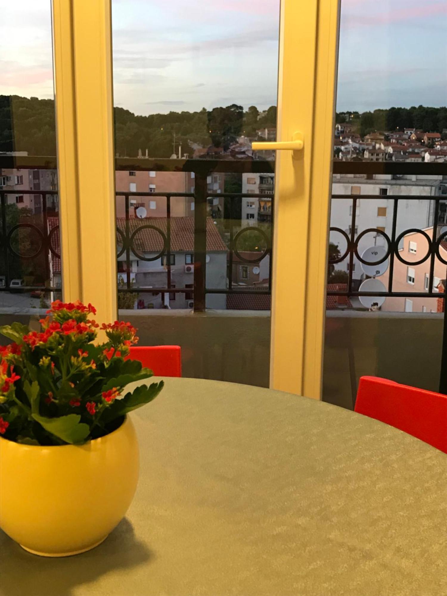 Apartment Pula Center - Near The Central Bus Station מראה חיצוני תמונה